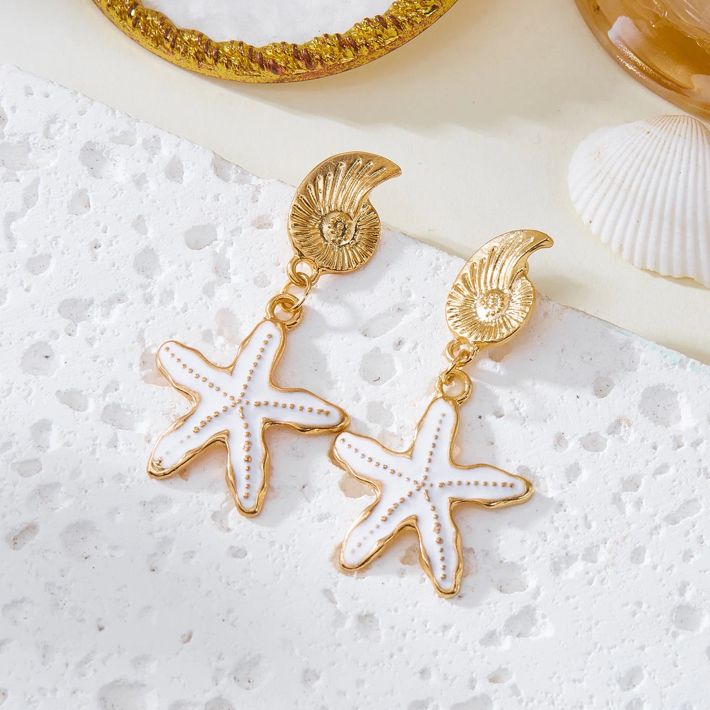 Ocean Series Conch Starfish Dangle Earrings for Women Summer Beach Asymmetrical Metal Enamel Earring Girls Party Jewelry Gift