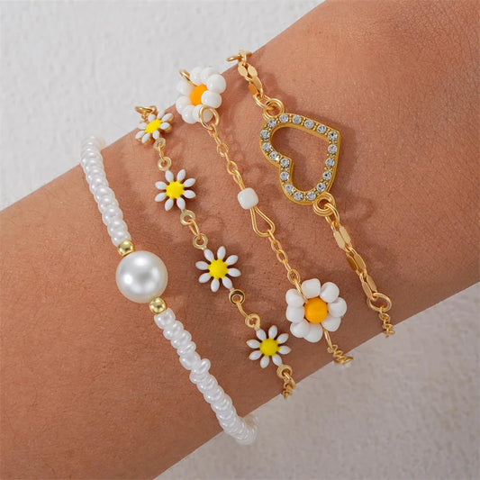 4pcs Vintage Daisy Flower Pendant Pearl Bracelet Set for Women Bohemian Beaded Love Heart Shape Stackable Hand Bangle Jewelry